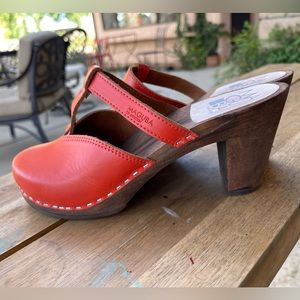 Maguba heeled tomato red clogs sz 8 38 Swedish